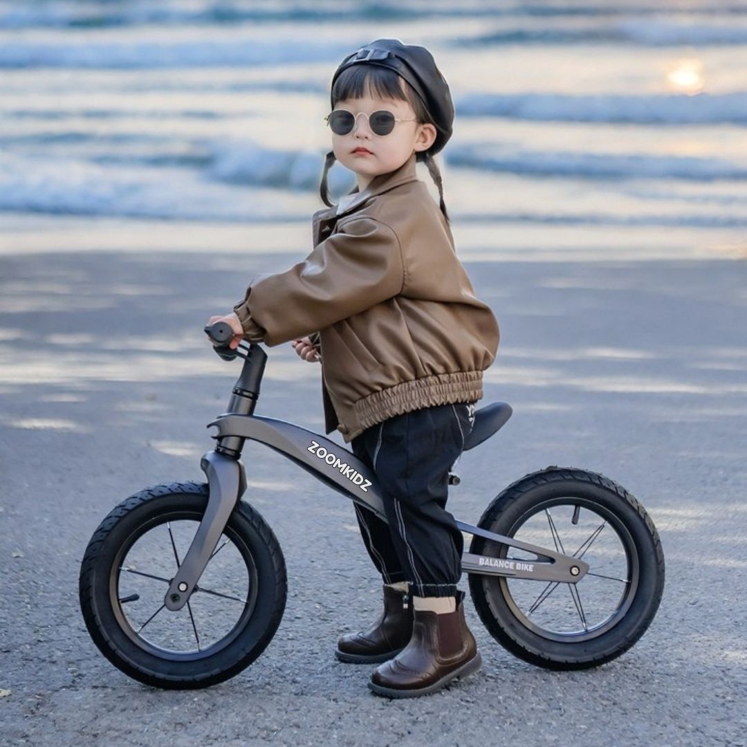 BICICLETA DE BALANCE CON APOYAPIES BABY JAGUAR DE MAGNESIO CREMA