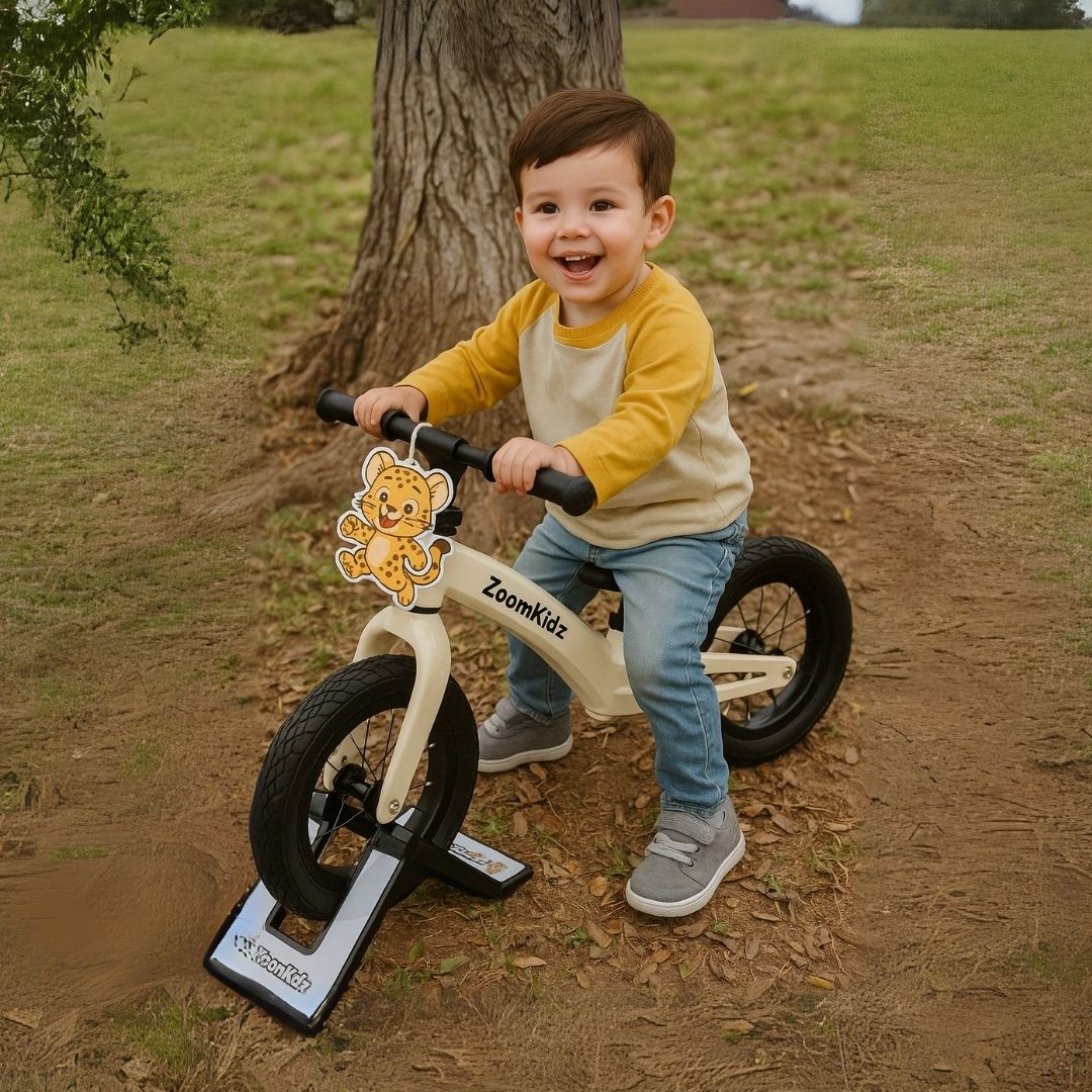 BICICLETA DE BALANCE CON APOYAPIES BABY JAGUAR DE MAGNESIO CREMA